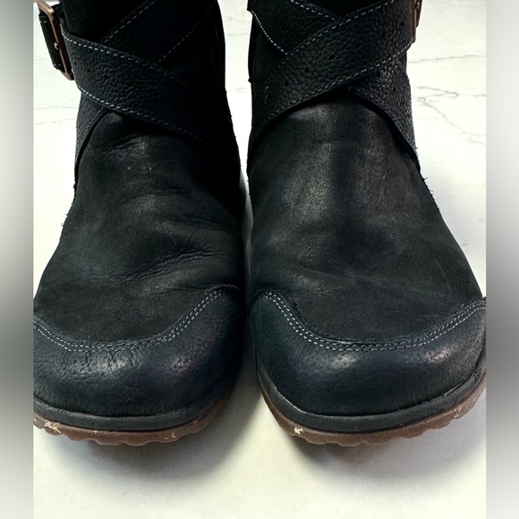Chaco Women’s Black Leather Boots Size 7 - Picture 8 of 10